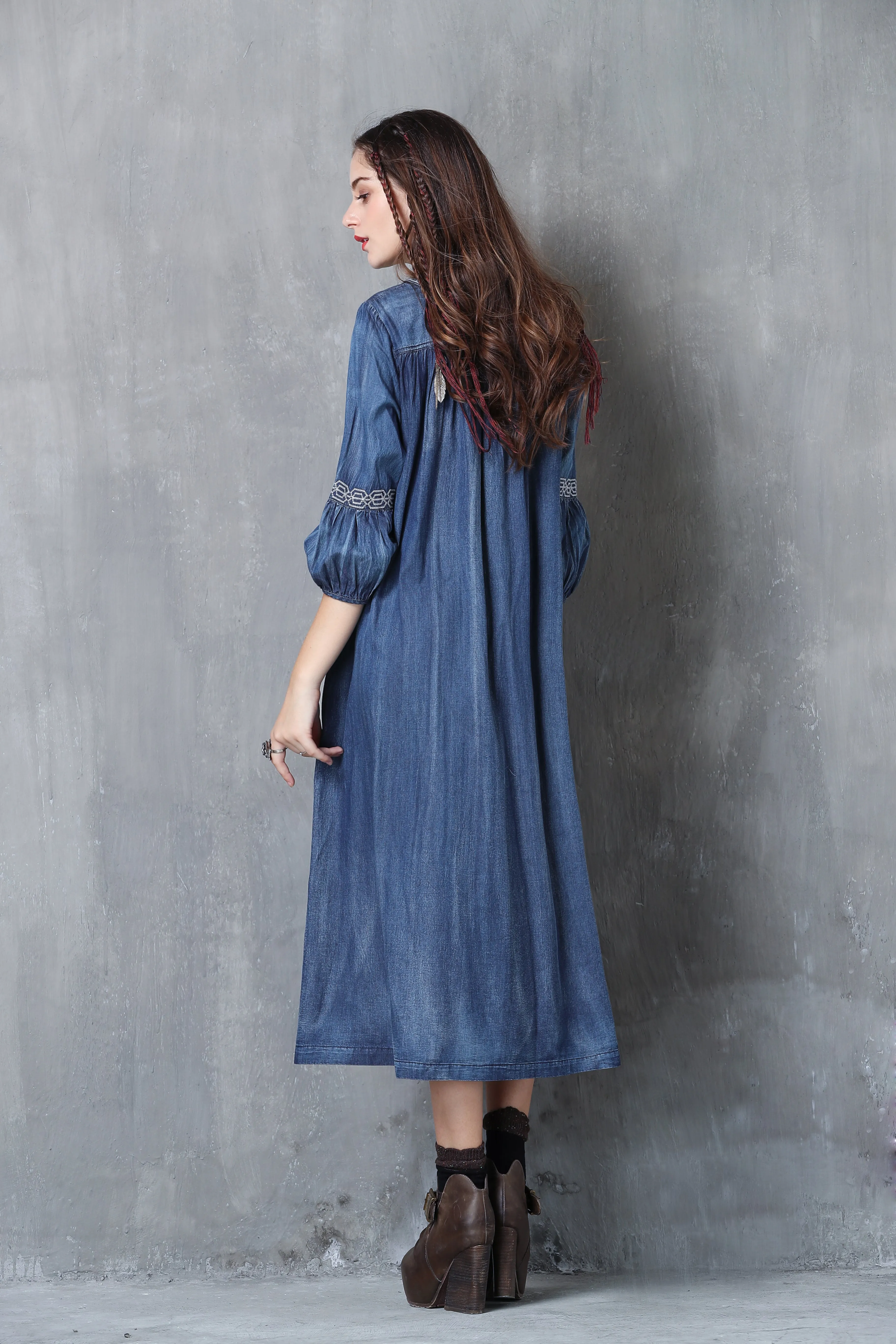 3/4 PUFF SLEEVE V-NECK EMBROIDERY DENIM LOOSE DRESS - M in Clearance