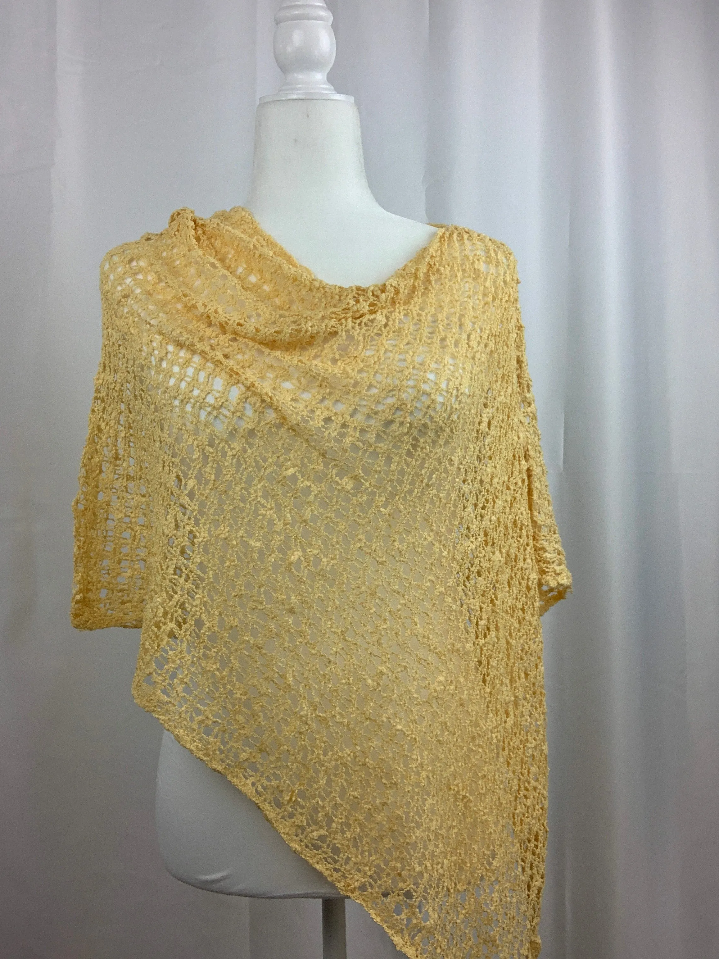 Butter Cream Popcorn Poncho