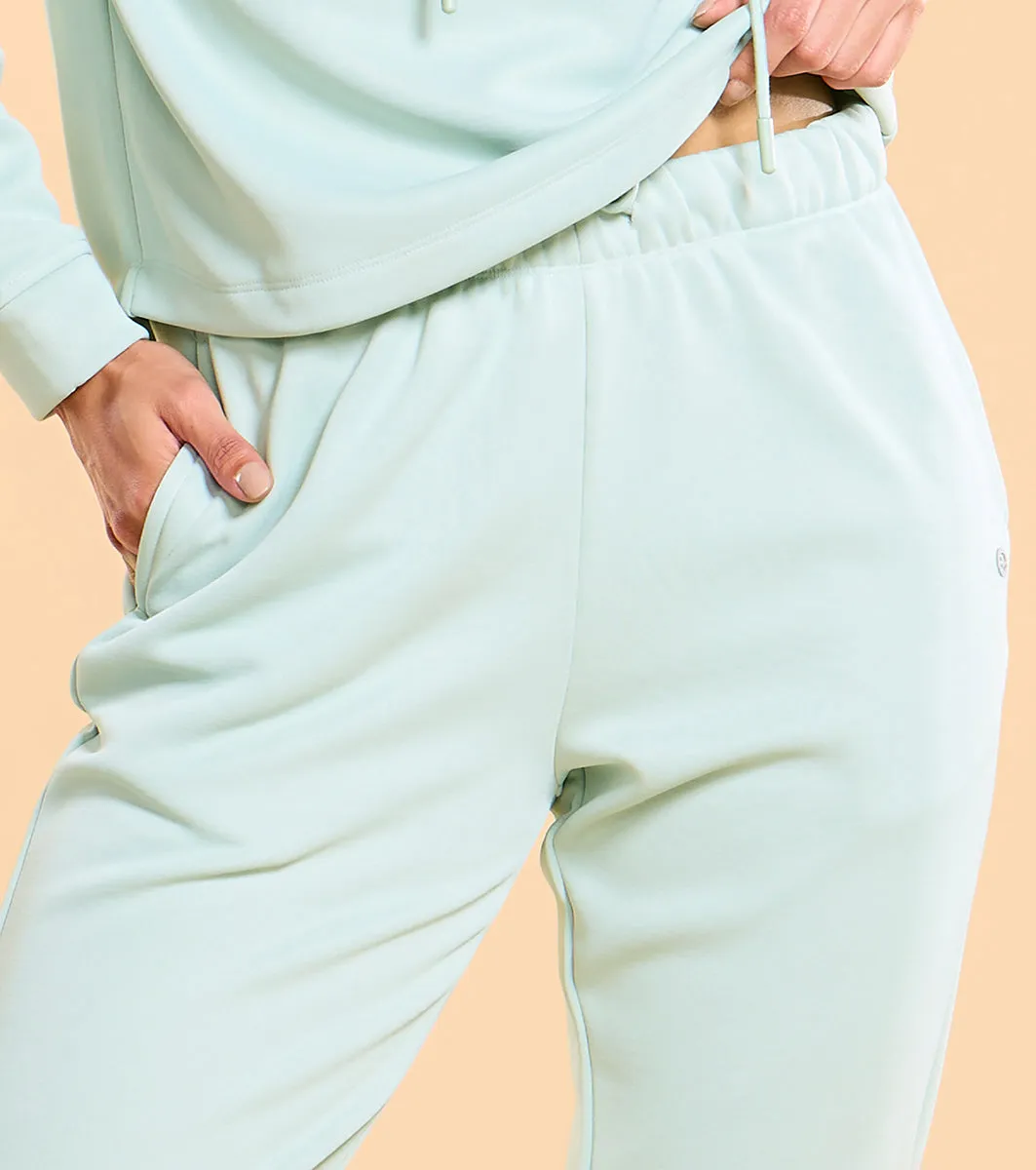 Enamor A404 Fleece Jogger Relax Fit High-Rise Fleece Jogger With Adjustable Drawsting.